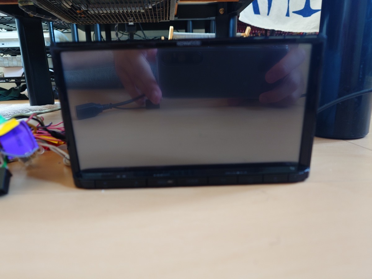 【送料込み】ケンウッド 彩速ナビ MDV-D504BT 