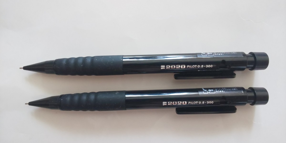 PILOT 2020 シャープペンシル ブラックのシンプル 大人っぽいデザイン 
