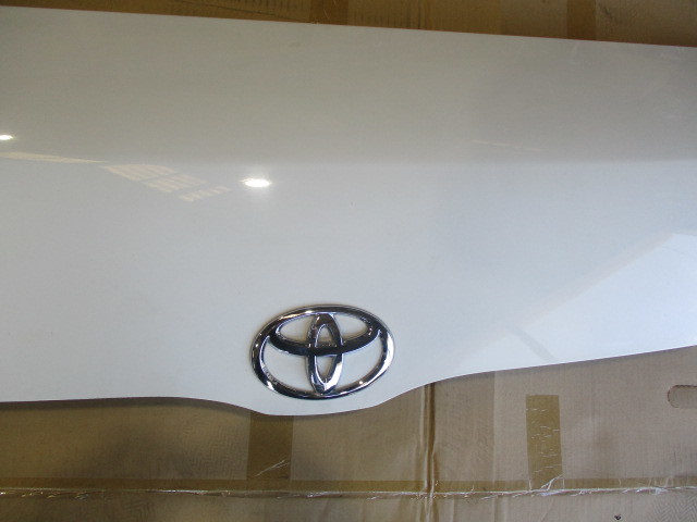 ハイエース３型後期標準純正ボンネットパールホワイト ☆彡ハイエース200 3型 純正ボンネット カラーN0 058 凹み無し