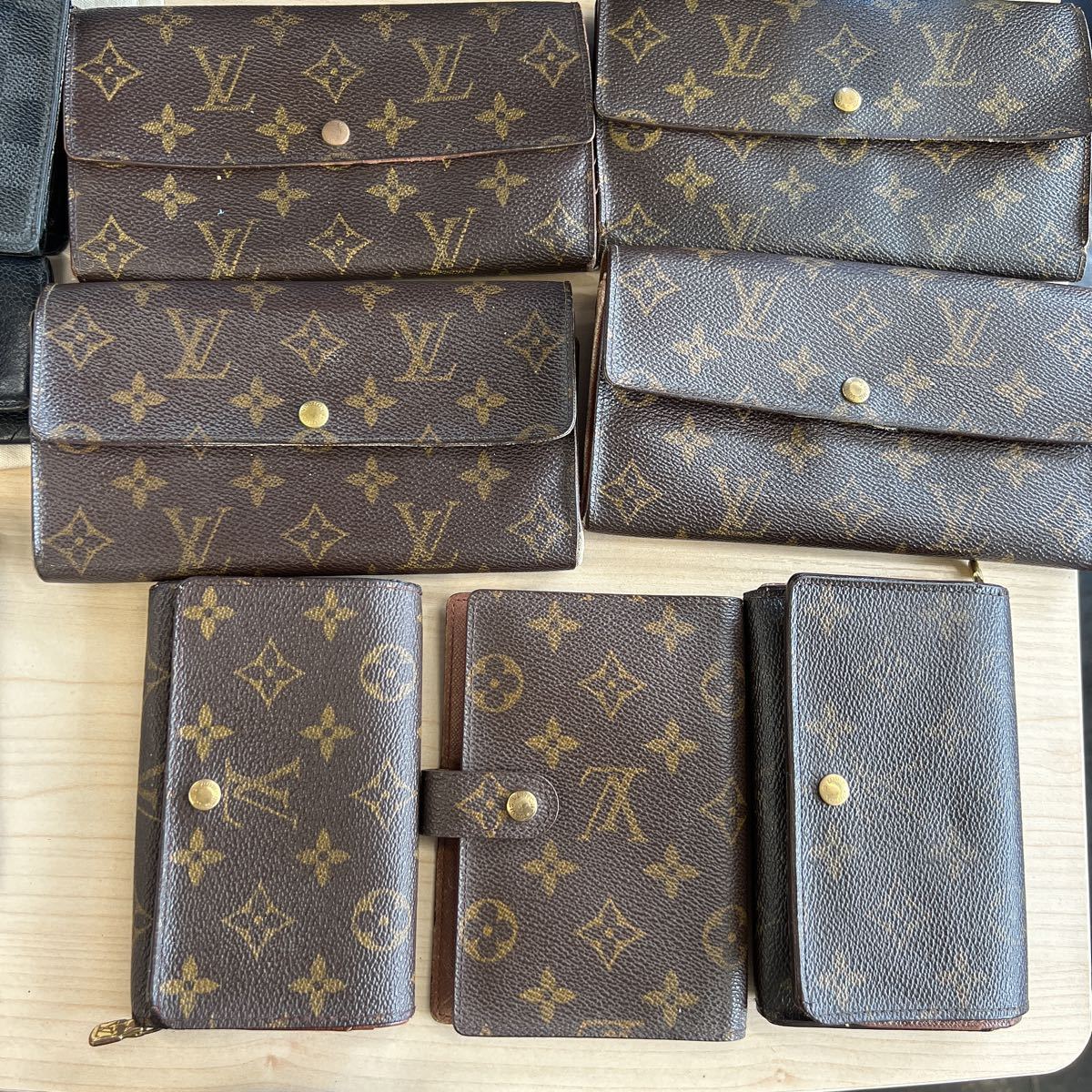 LOUIS VUITTON ルイヴィトン CHANEL エルメス Dior 財布 長財布 キー 