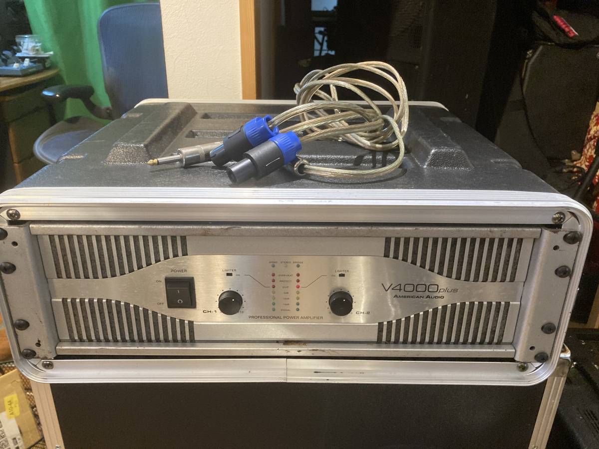 パワーアンプ　crown　D-75R ☆【1K0512-4】 CROWN クラウン パワーアンプ D-75A 現状品