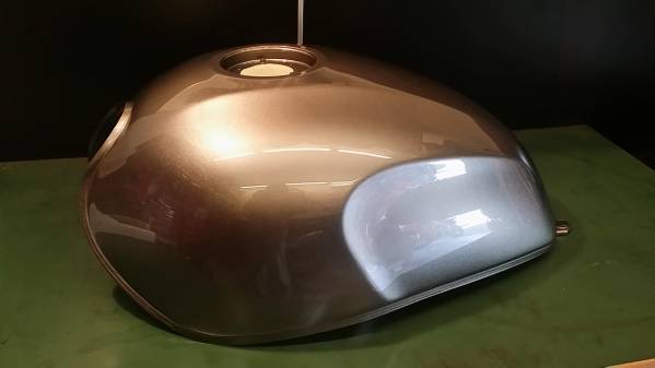 イナズマ タンク 激安！新品！錆無し！スズキ イナズマ400ガソリンタンク スズキ