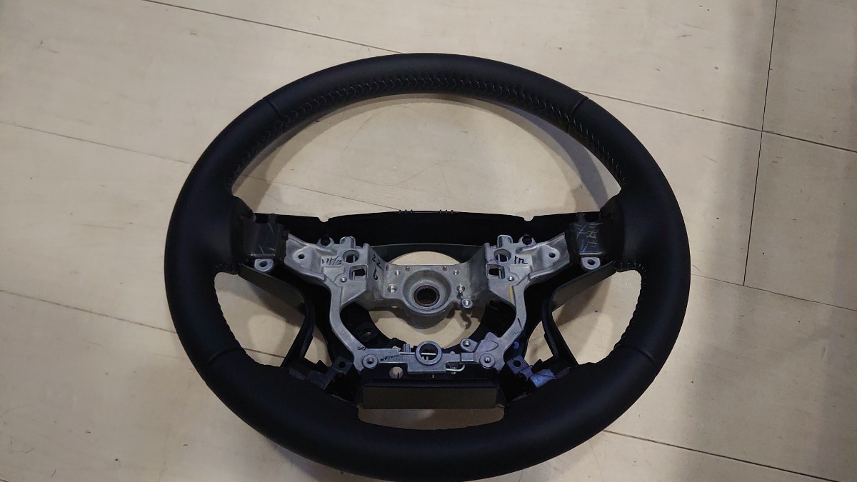 新車外し プラド レザー ハンドル ブラック内装 マットブラックエディション 中古 ランドクルーザー トヨタ黒純正 150後期本革ステアリング