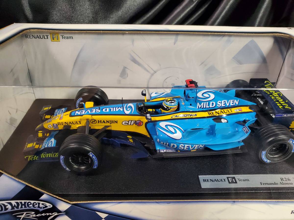 1/18 MATTEL 製Hot WHeeLsホットウィールRENAULT F1 Team R26 