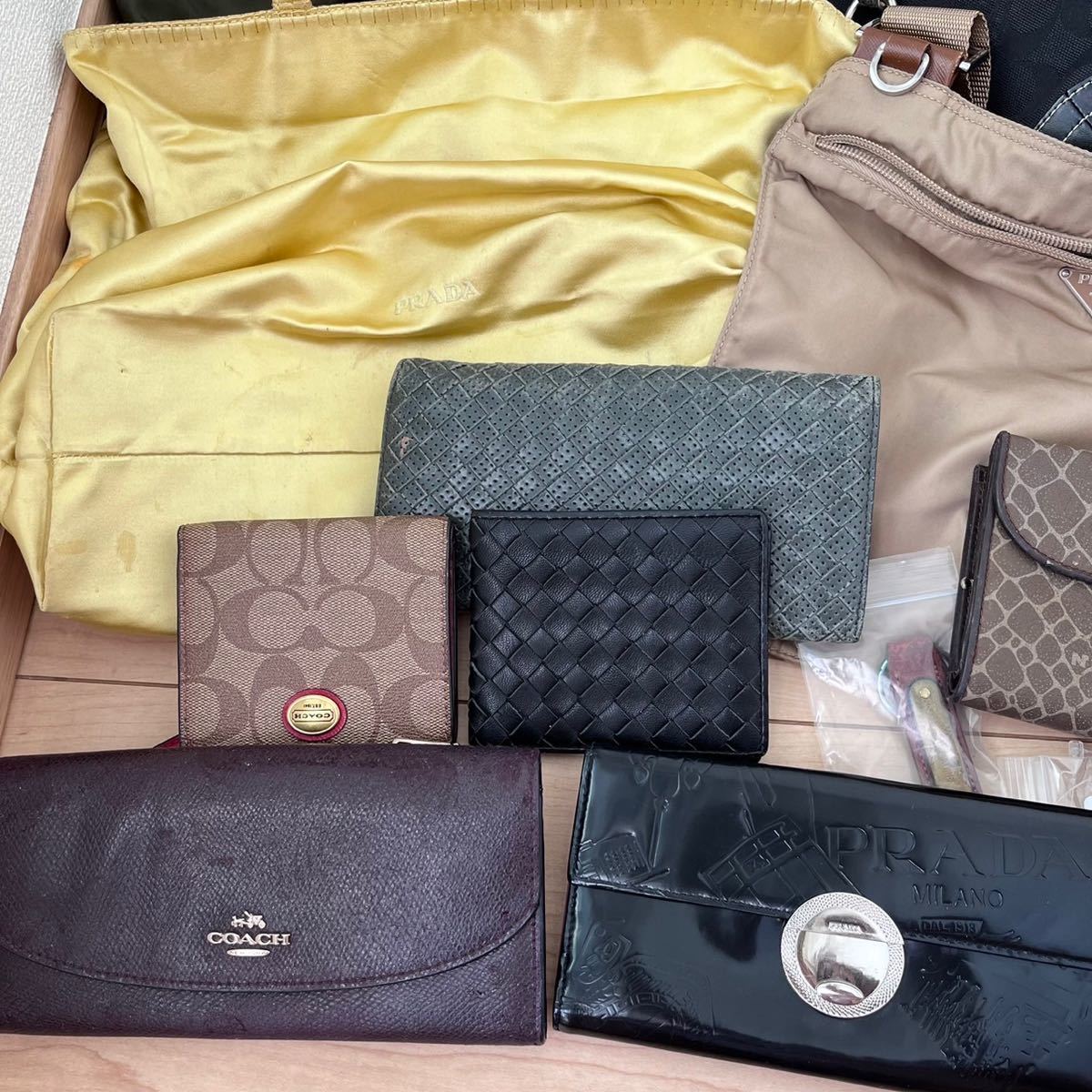 PRADA COACH LOUIS VUITTON まとめ セット 財布 COACHの財布と、PRADAのカバン