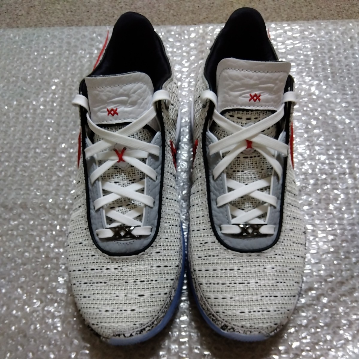 NIKE LEBRON 20「debut」EP US9.5ナイキ レブロン20 27.5cm 中古 NIKE LEBRON 20「debut」EP US9.5ナイキ レブロン20 27.5cm 中古