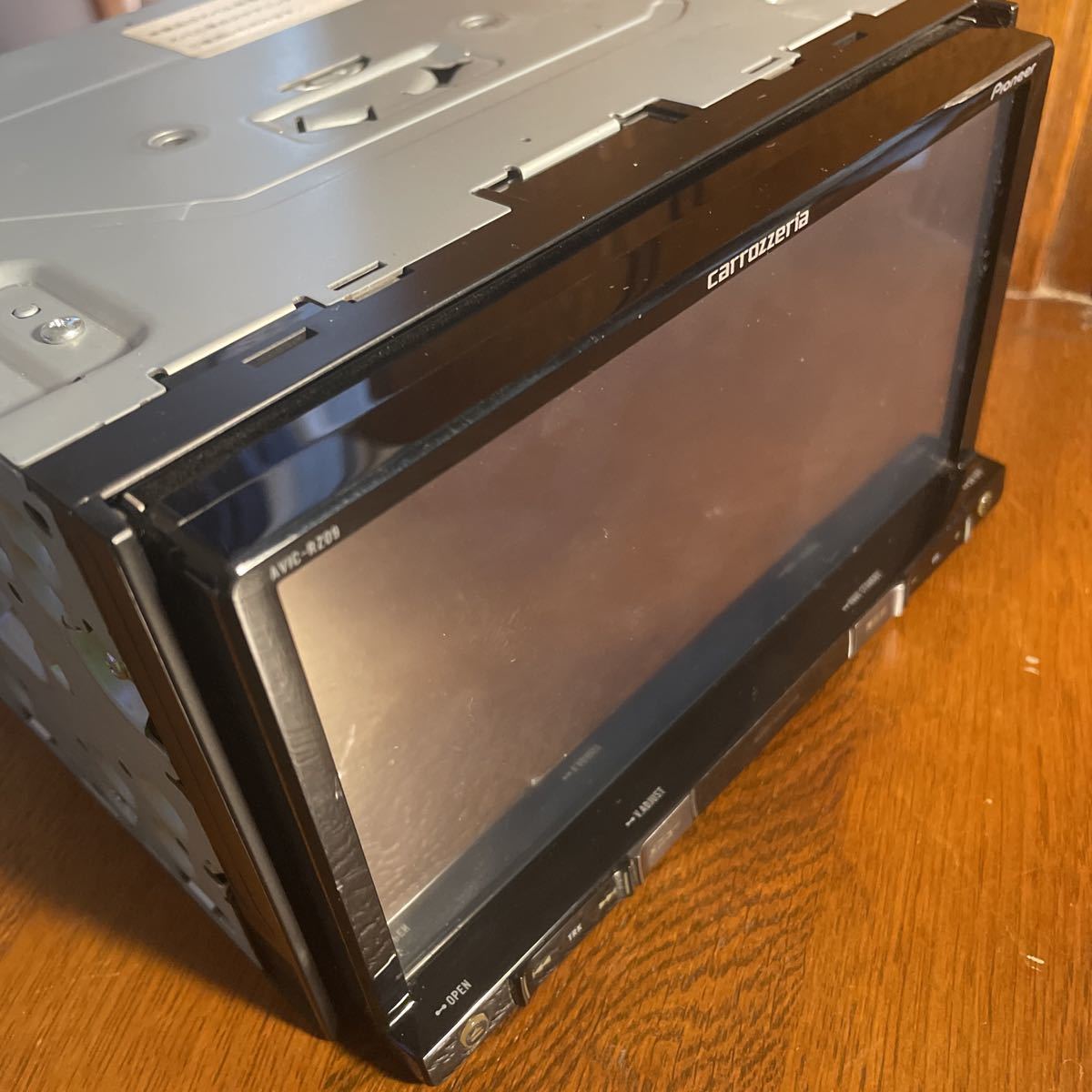 最安値，定番人気 カロッツェリア　メモリーナビ　AVIC-RZ09zp