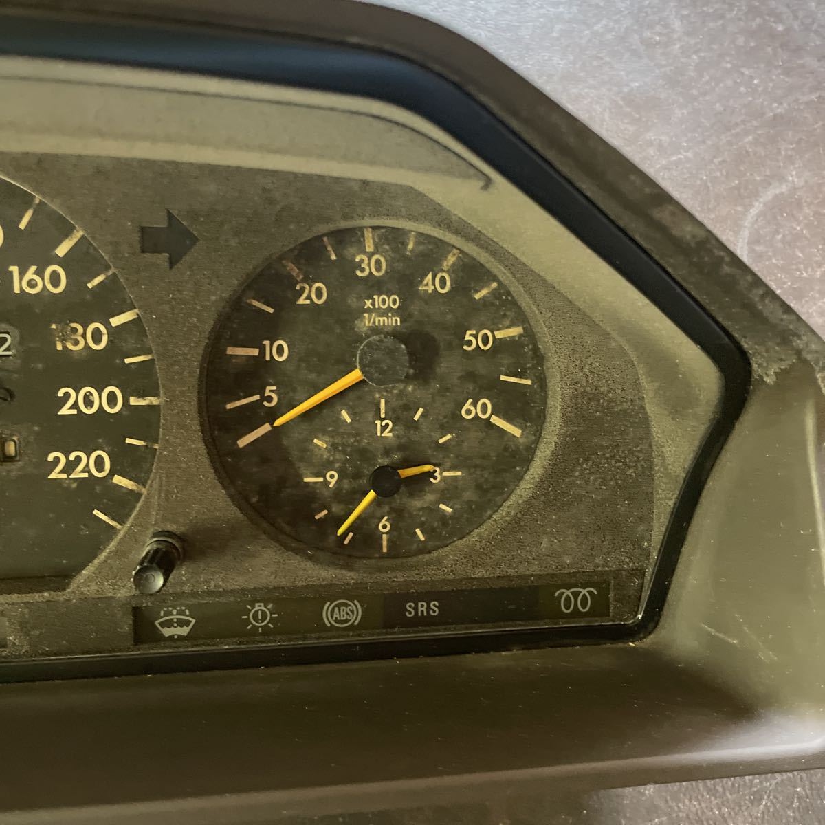 メルセデスベンツ　W124 メーター　E300 D 124 543 86 22_10