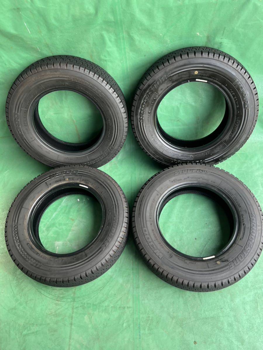 HOT ブリヂストン スタッドレスタイヤ 145/80r12 W300 80/78N LT 4本 セット 格安 新潟発(中古品)｜売買されたオークション情報、yahooの商品情報をアーカイブ公開 - オークファン 12インチ以下