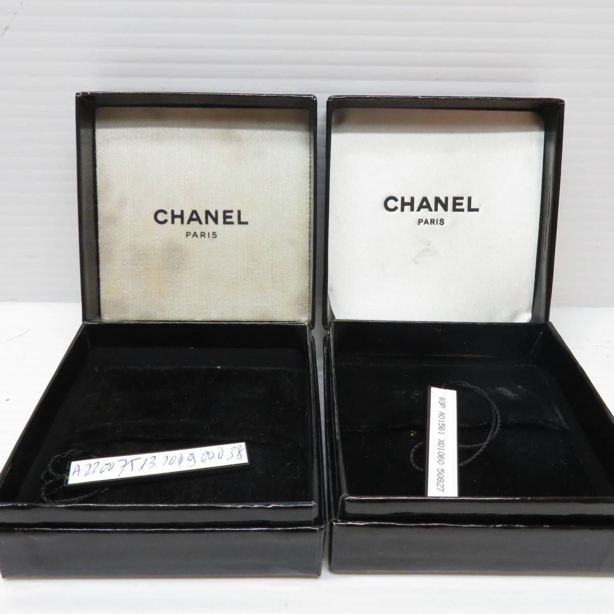 CHANEL ケース ブラック 箱付き シャネル CHANEL ココマーク 黒 ゴールド金具 マトラッセ アクセサリー