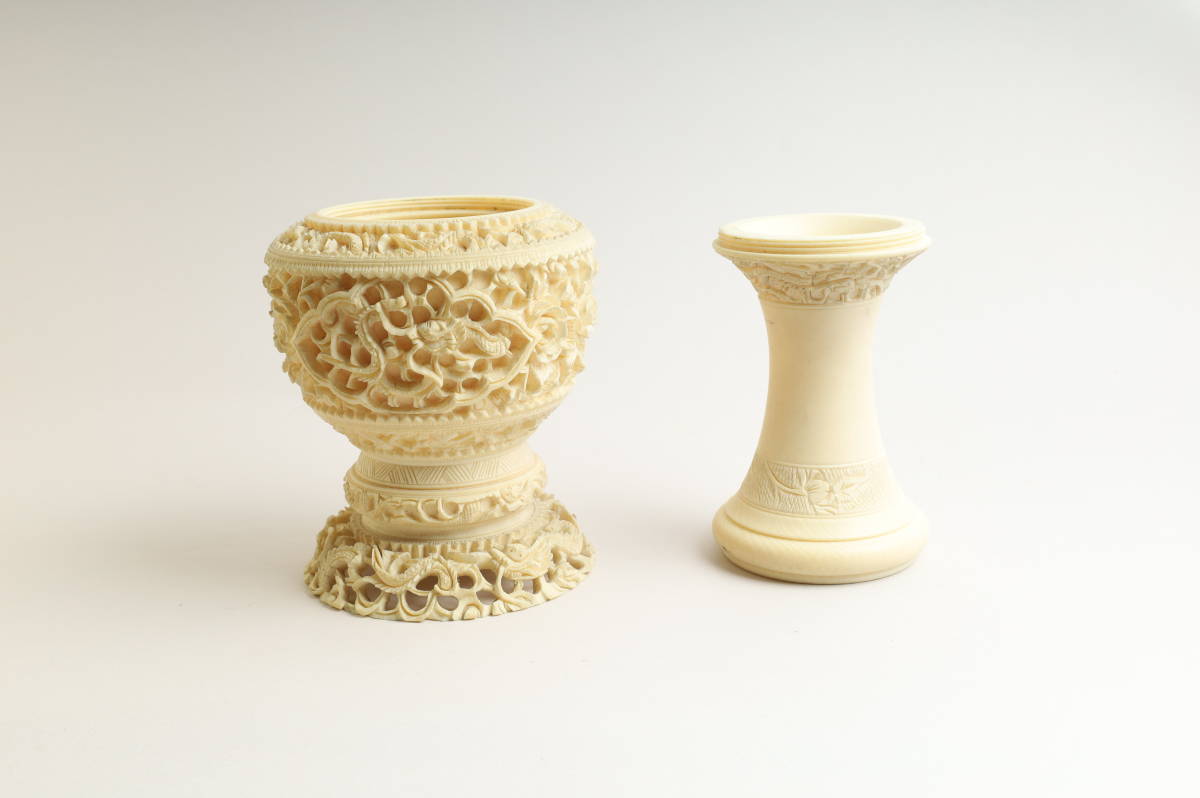 象牙風 細密彫刻 花瓶 入れ物 美術品 アンティーク