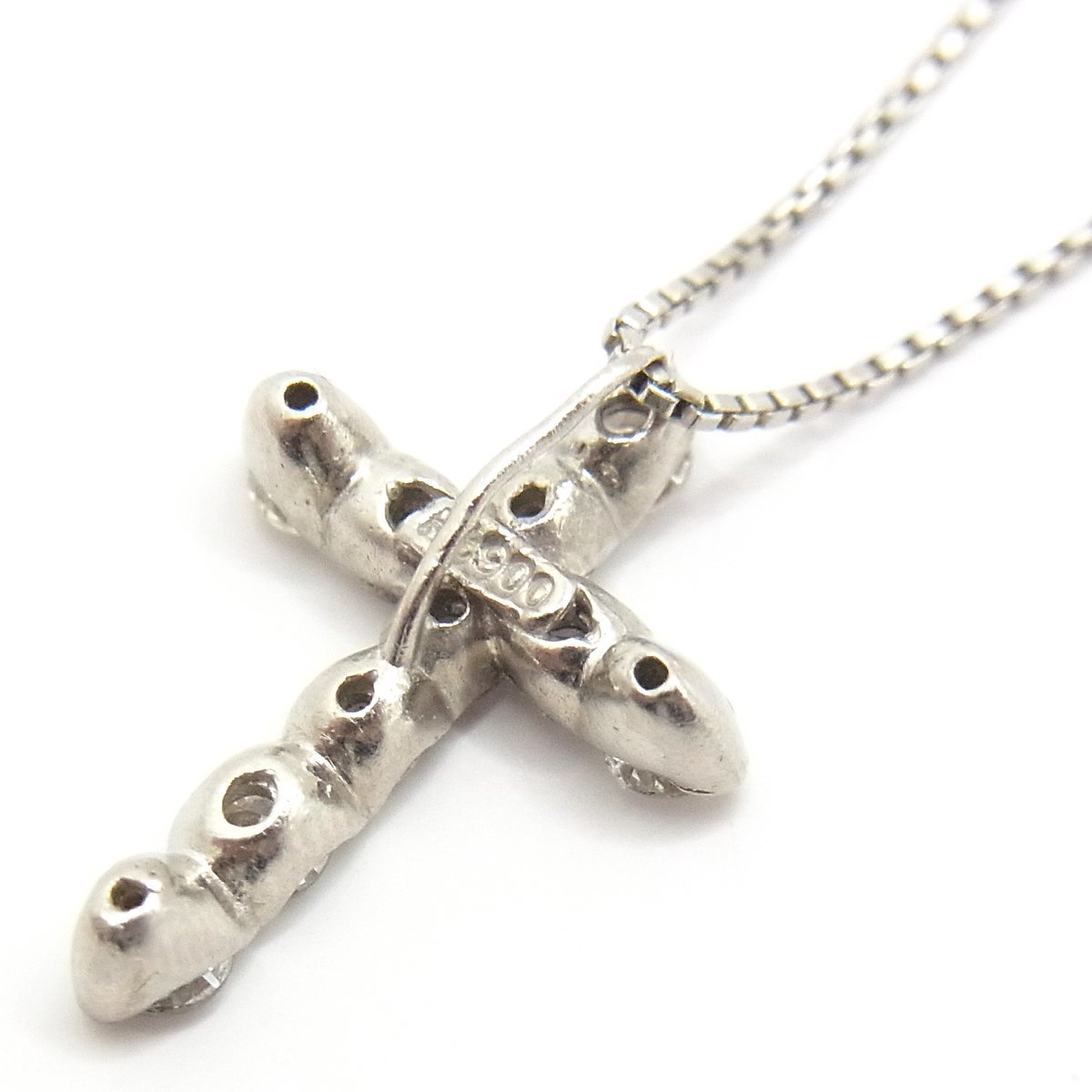 PT850/PT900 ダイヤモンド クロス ネックレス 0.50ct 3.4g 長さ：約 