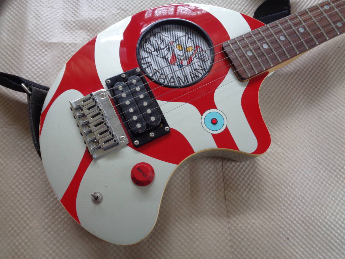 FERNANDES ZO-3 アンプ内蔵エレキギター ウルトラマン仕様 FERNANDES ZO-3 アンプ内蔵エレキギター ウルトラマン仕様