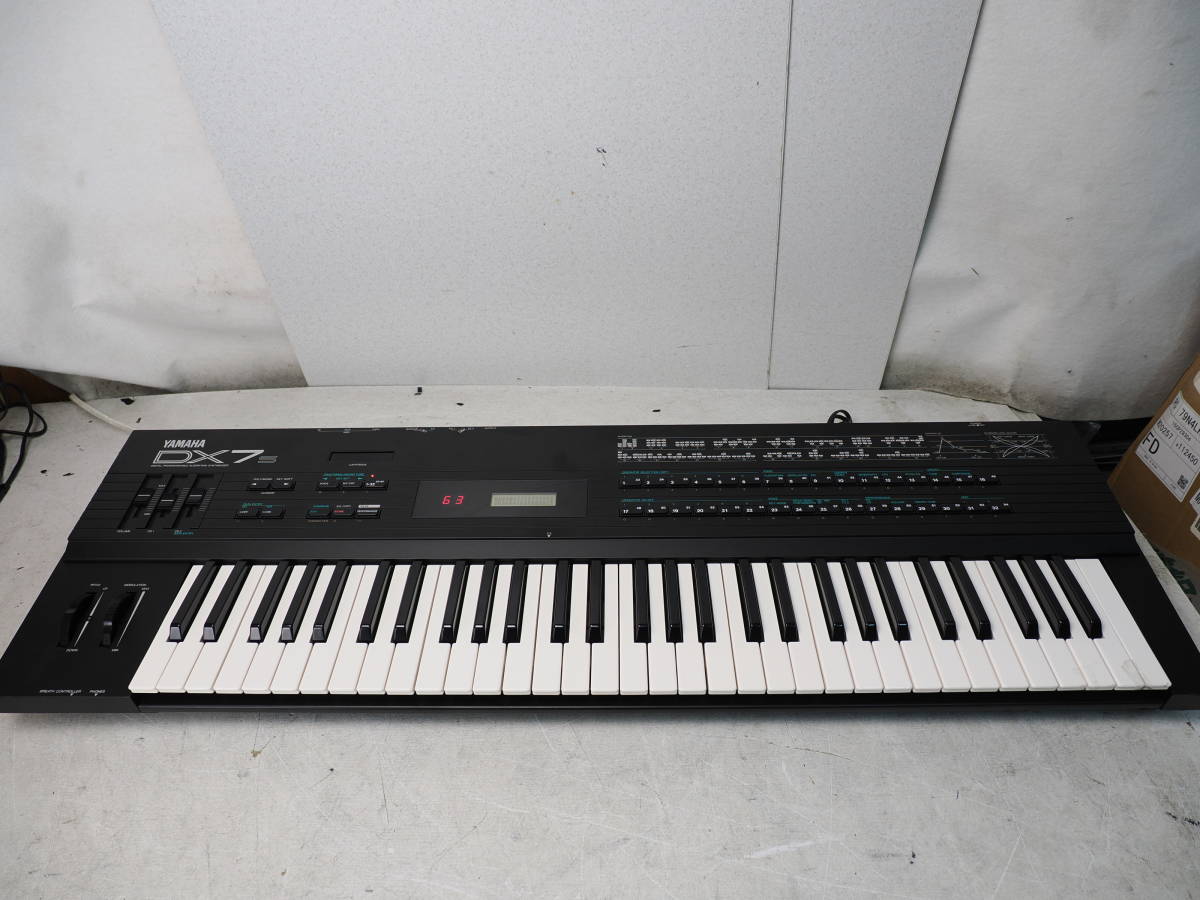 ジャンク品 YAMAHA ヤマハ シンセサイザー/キーボード CS 01 楽器