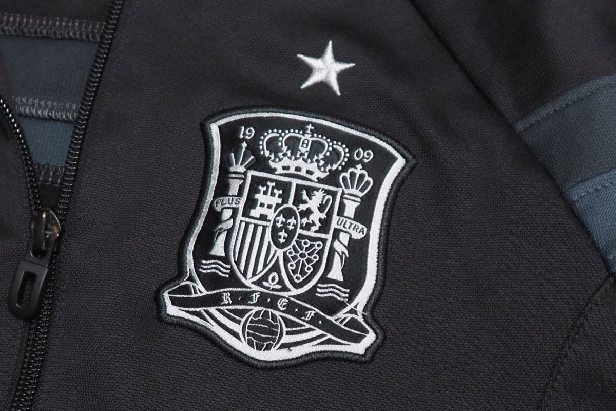 TG2322 adidas アディダス サッカー スペイン代表 アンセムジャケット 