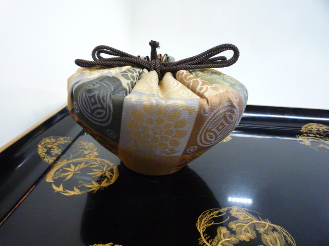 仕覆（しふく）・遠州緞子・３４cm・御物袋