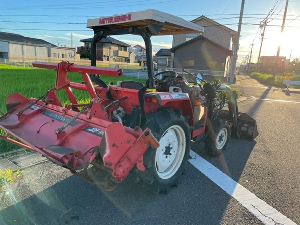 愛知県 三菱 トラクター MT246D 24馬力 1139h ホイールローダー