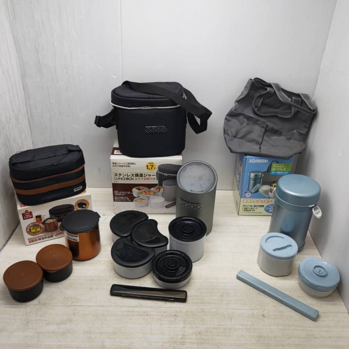 送料無料S78082 お弁当箱3点セット　THERMOS　ZOJIRUSHI　ステンレス保温ジャー　スープ容器付　箸付　魔法瓶　サーモス　ランチジャー　DB