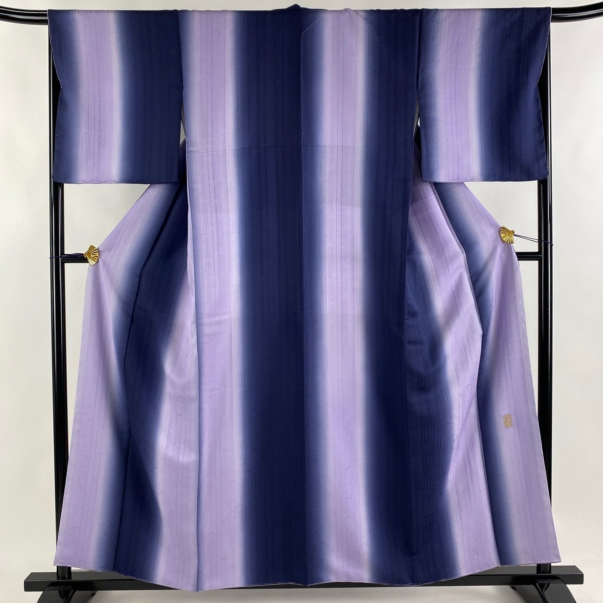 小紋 身丈156.5cm 裄丈67cm M 袷 中村玉緒 落款あり 縦ぼかし 地紋 銀通し 紺色 正絹 美品 逸品