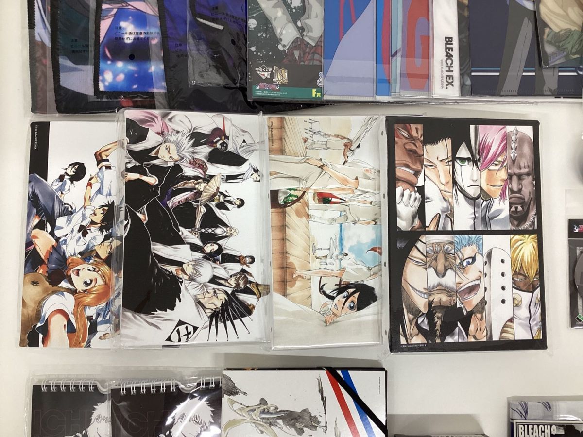 現状】BLEACH グッズ まとめ売り 缶バッジ クリアファイル Tシャツ