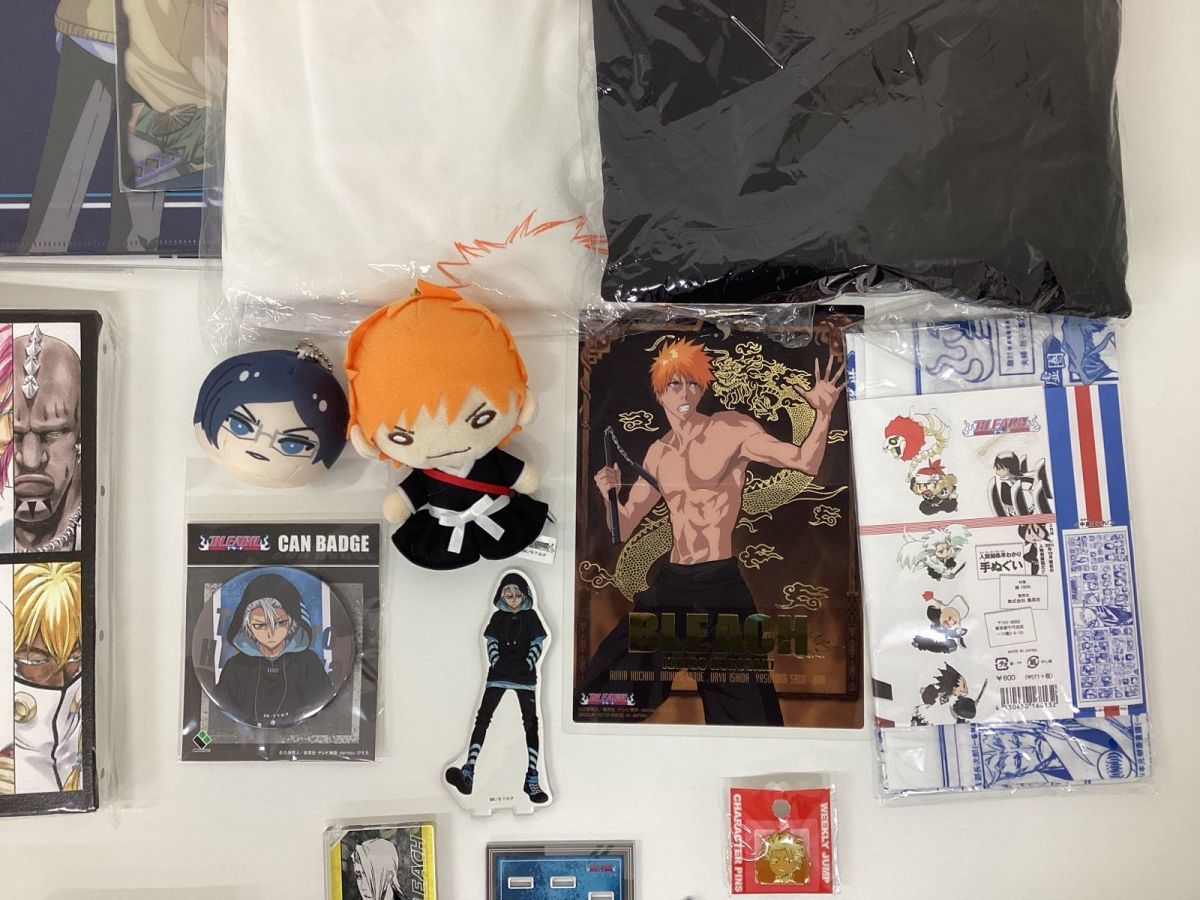 現状】BLEACH グッズ まとめ売り 缶バッジ クリアファイル Tシャツ