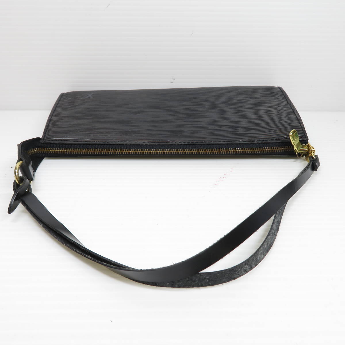 ルイヴィトン エピ ポシェットアクセソワール ノワール M52942 エピ