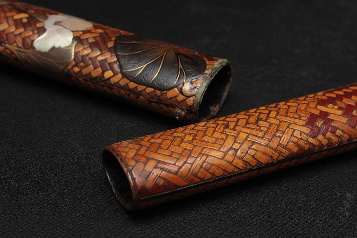 EM773 時代 提げ物【在銘】網代編 瓢螺鈿蒔絵煙管筒 全長21cm 重30g
