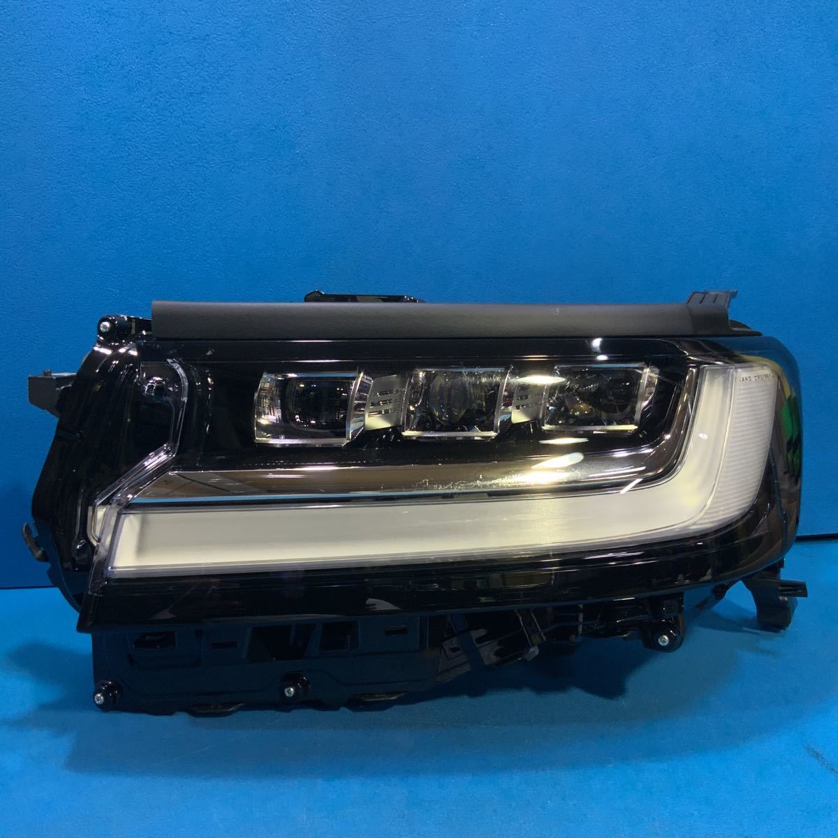 ランドクルーザー FJA300Wの中古車を探すならグーネット トヨタ