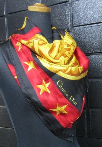 y2583 Christian Dior　シルクスカーフ　クリスチャンディオール 大判　ブラック×ゴールド　鐘紡　約88cm