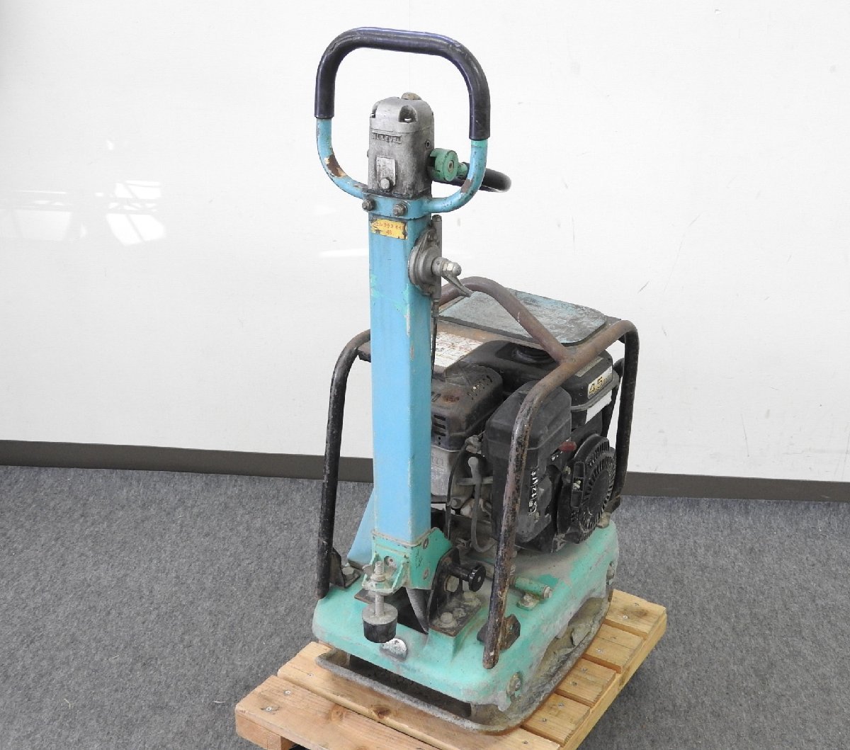 三笠産業 バイブロコンパクター 小型建設機械 MVH-R60HA MVH-R60A 