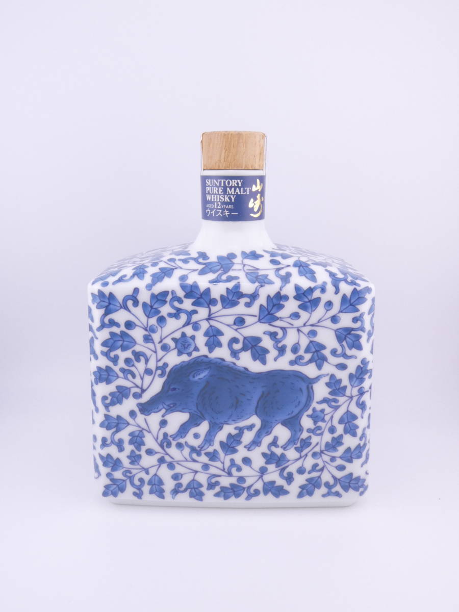 サントリー ピュアモルトウイスキー 山崎12年 有田焼 (染付牡丹唐草亥