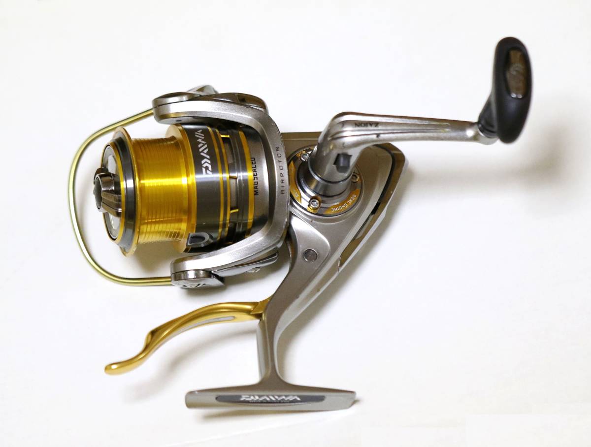 美品 ダイワ 18フリームス LT 3000D-C ダイワ(Daiwa) 18フリームス