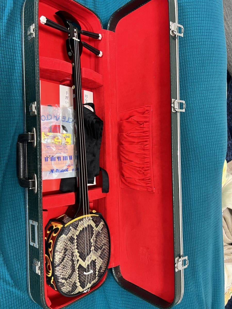 沖縄三線 蛇柄 三味線 和楽器 ハードケース 付属品セット 三線 沖縄