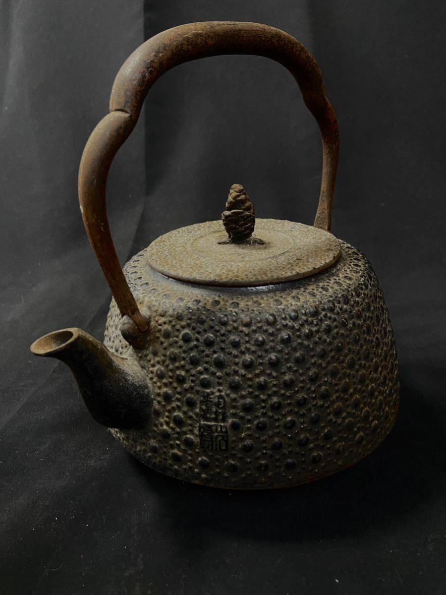 Φ 蔵出品 南部鉄器 岩鋳 鉄瓶 急須 茶道具 蓋の取っ手 松ぼっくり 煎茶