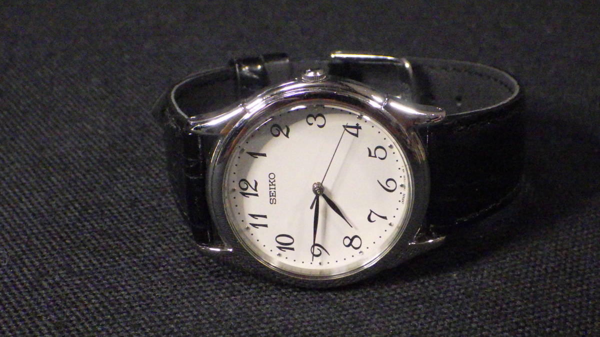 SEIKO セイコー 7N01-7141 ホワイト文字盤 メンズ クォーツ腕時計 の 