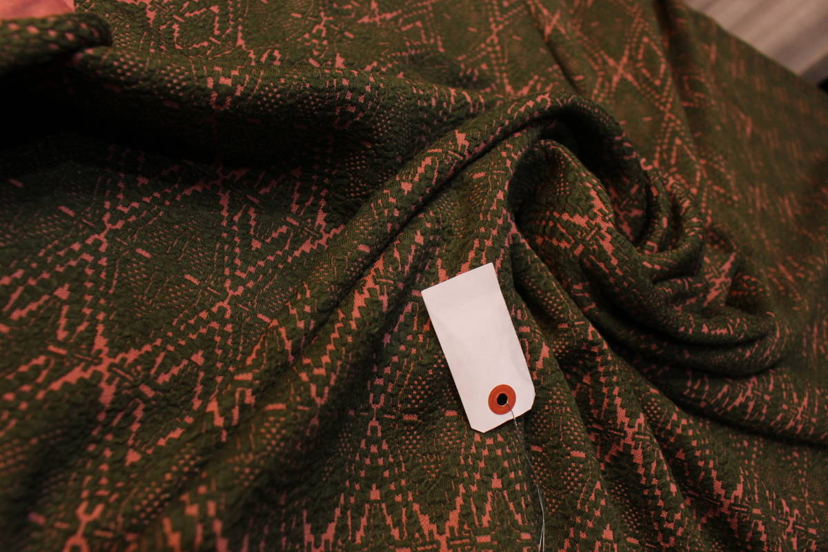 ＊avantgardefabric＊イタリア製＊ジャカード＊凝った生地＊1.9Ｍ＊＊高級生地＊レア＊