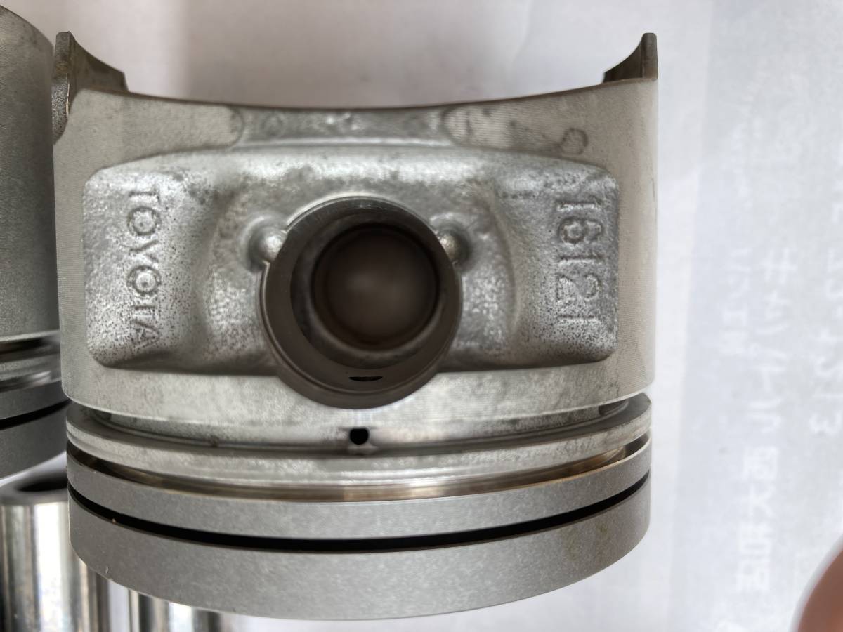トヨタ ピストン ピンツキ 13101-16121-02 TOYOTA PISTON SUB-ASSY 4AG