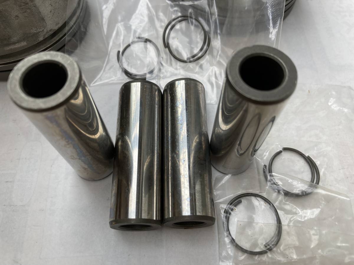 トヨタ ピストン ピンツキ 13101-16121-02 TOYOTA PISTON SUB-ASSY 4AG
