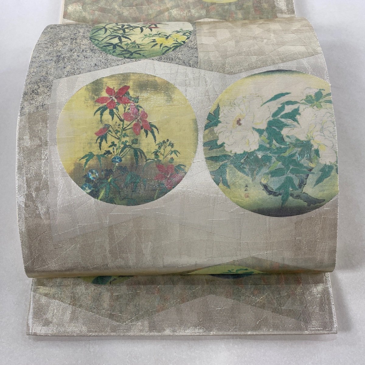 袋帯 美品 秀品 丸文 草花 螺鈿箔 箔 銀色 お太鼓柄 正絹 【中古】 袋帯