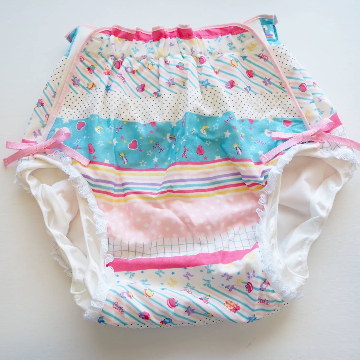 新品】大人用おむつカバー LL 女の子×ストライプ(ピンク・水色) あし紐