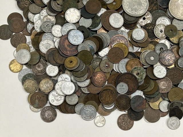 ※20089 日本古銭 約5500ｇ 明治・大正・昭和 銅貨・青銅貨・黄銅貨・アルミ貨・ニッケル貨 その他おまとめ 個人保管 古銭 銀貨 日本貨幣商協同組合制作