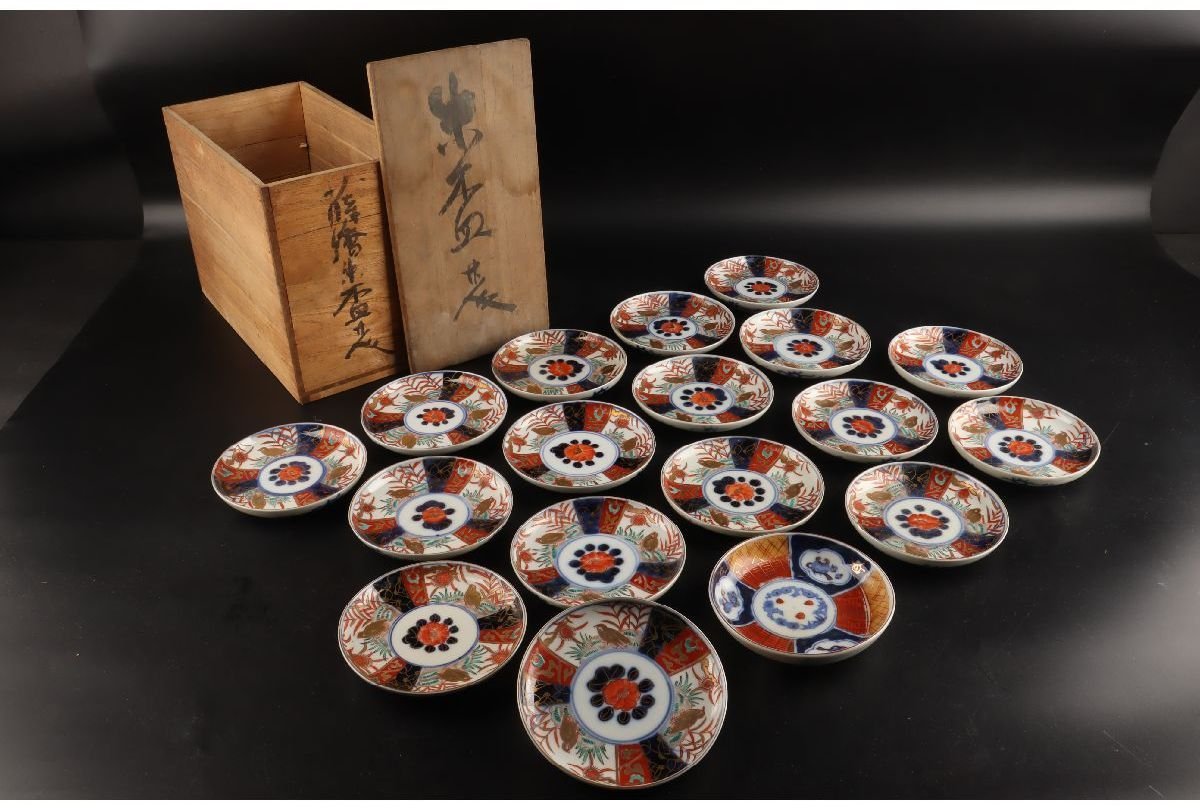 [URA]伊万里焼色絵金彩花鳥文小皿十八客/共箱/B5/10-s6-36　(検索)骨董/皿/小皿/盛皿/小鉢/角皿/銘々皿/割烹/和食