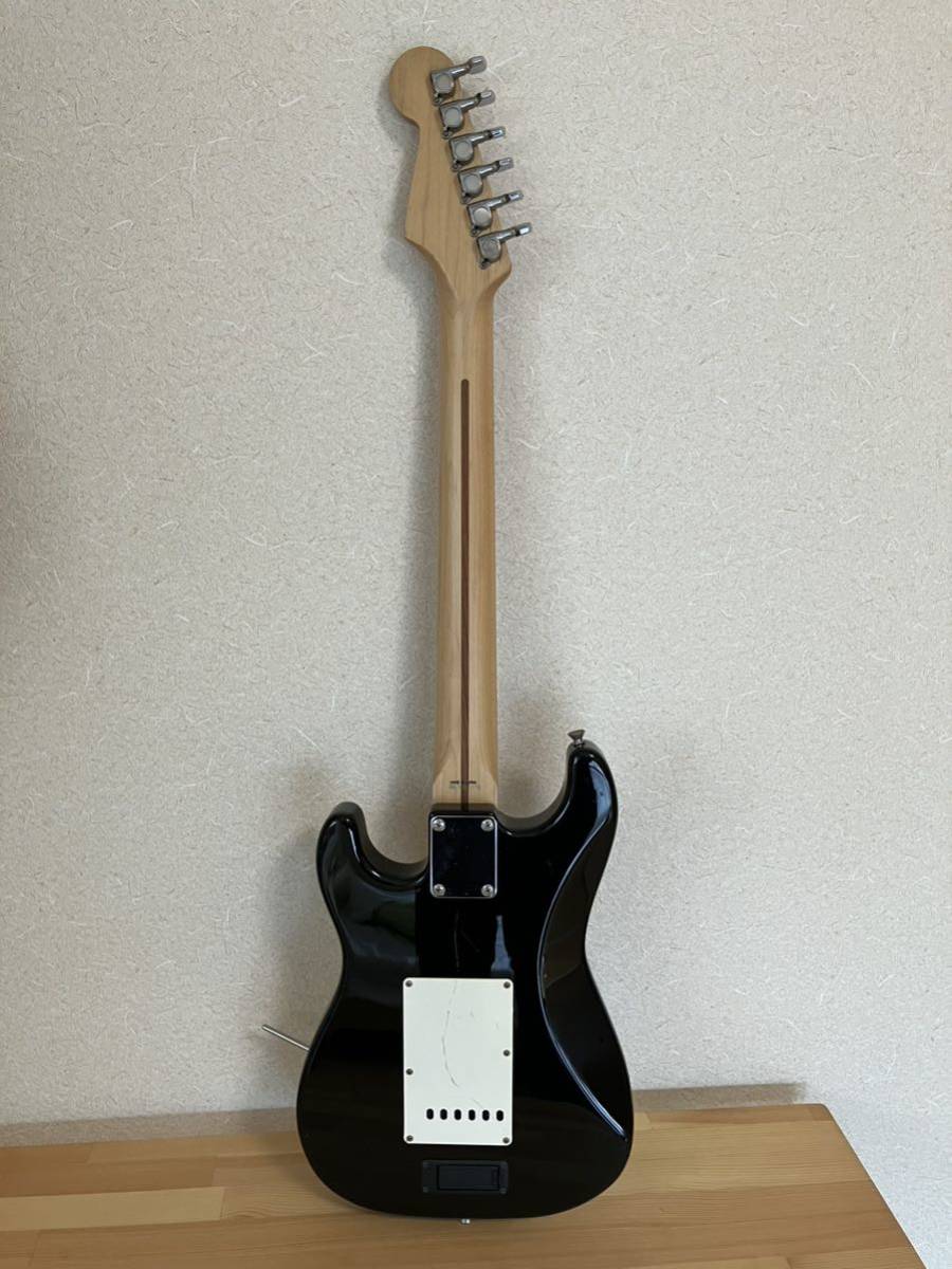 Fender Japan ST-CHAMP 後期型 BK アンプ内蔵ミニギター 商品の説明