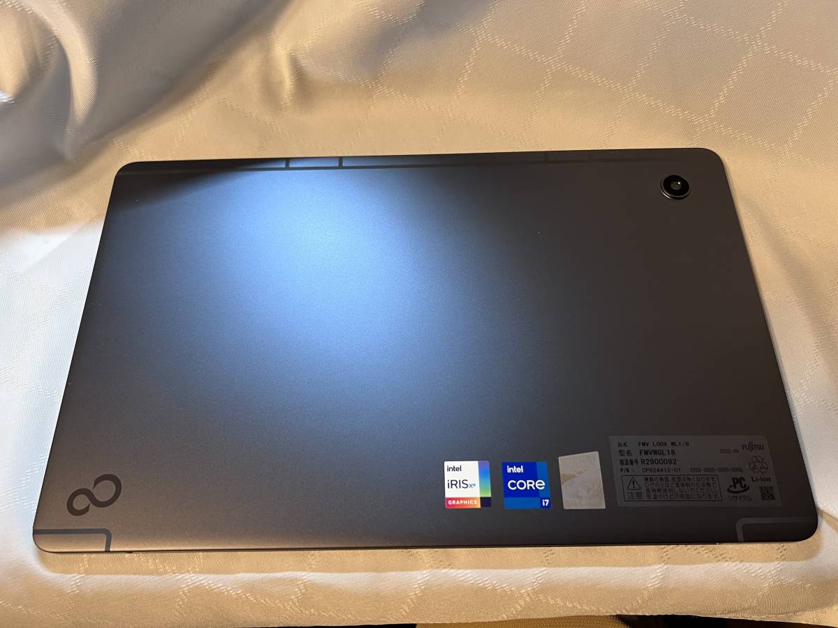 FMV LOOX WL1/G 599g軽量 Intel Core i7-1250U 16GBメモリ ストレージ 