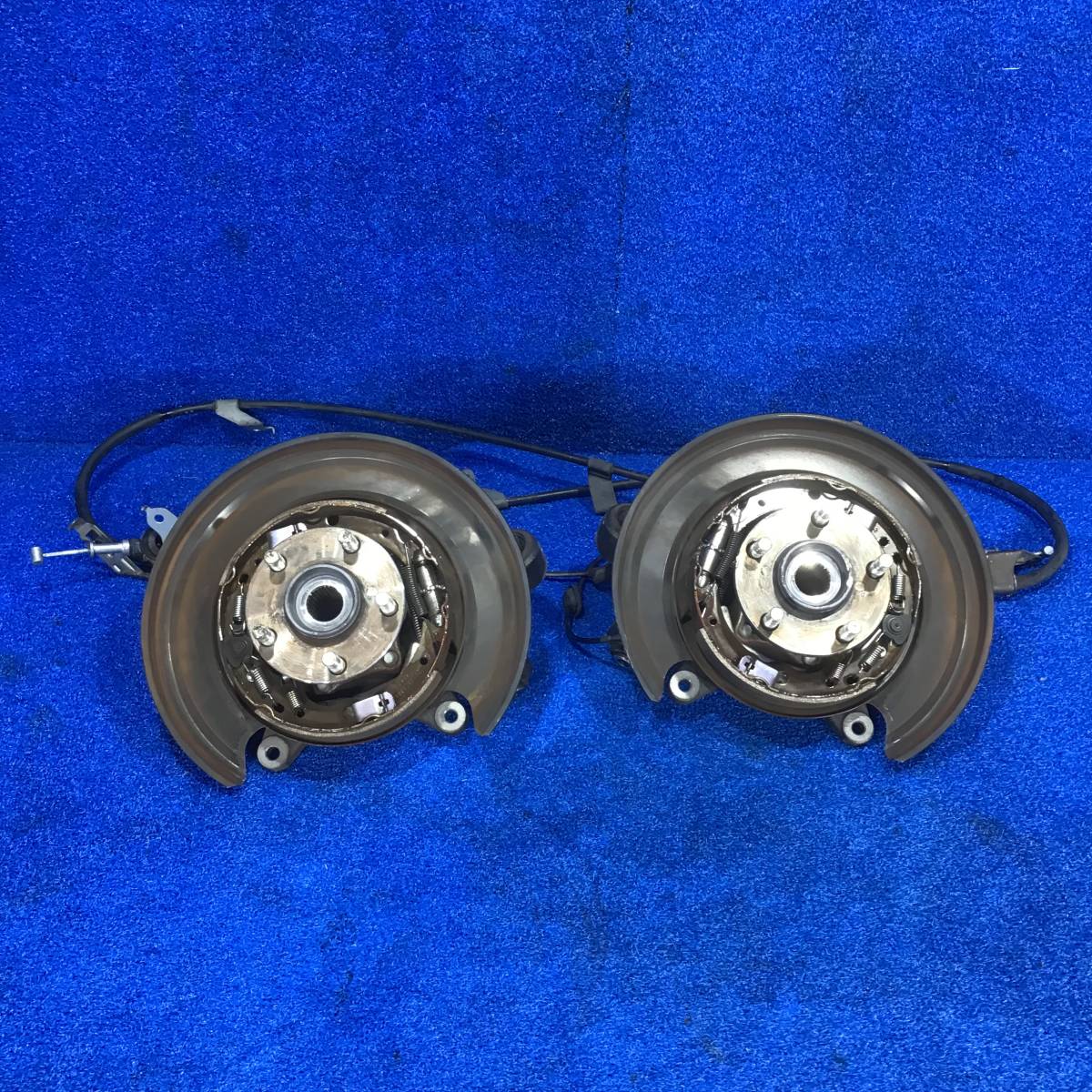 [AK-0011666][G1]　H25 トヨタ 86 GT ZN6　『　リア ナックルハブ　左右セット　』TGT61