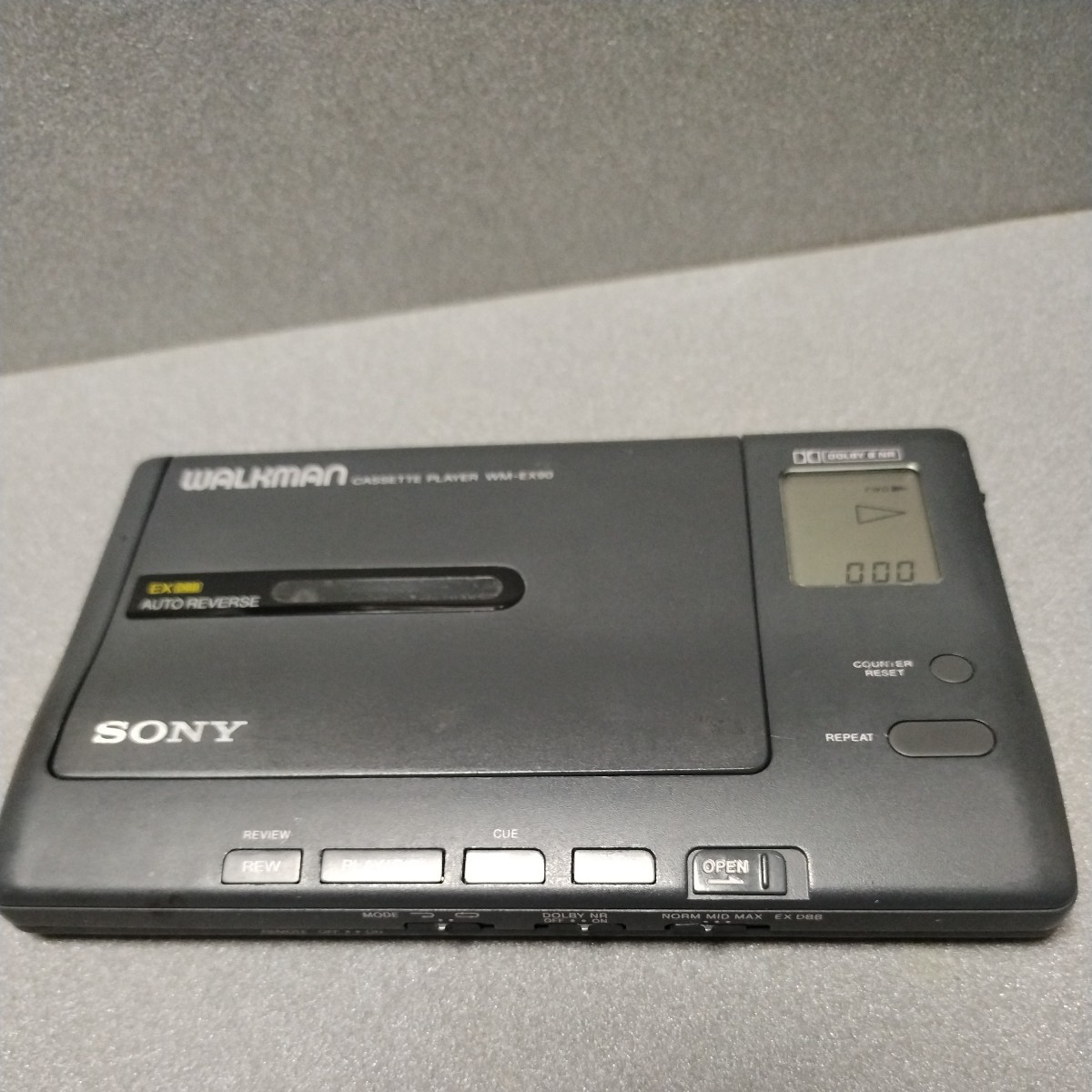 【ジャンク】SONY WALKMAN BEANS 通電確認済み ソニー カセットウォークマンWM-EX90 ジャンク品通電確認 ジャンク品