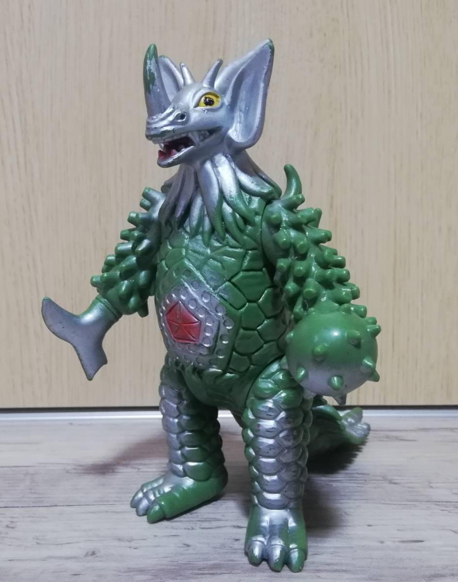バンダイ ウルトラ怪獣シリーズ タイラント ソフビ 1984年 日本製 