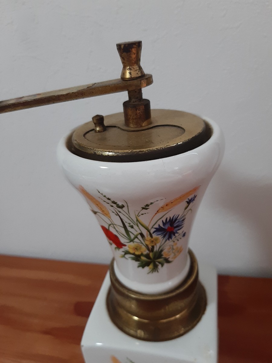 MAZZONI コーヒーミル 陶器製 Italy MAZZONI コーヒーミル 陶器 MAZZONI コーヒーミル 陶器製 Italy MAZZONI コーヒーミル 陶器
