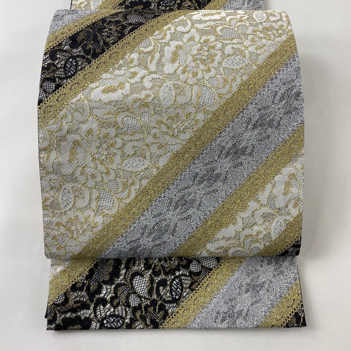 美品　やまと製　帯　正絹 袋帯 美品 名品 やまと 草花 金銀糸 箔 灰緑 六通 正絹 【中古