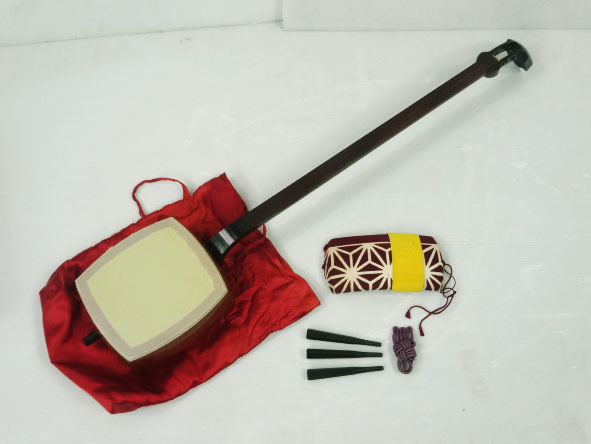 細棹 三味線 ◇ 正寸 98.5cm 丸打胴 紫檀 糸巻黒檀 小唄 和